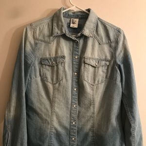 Super cute! H&M jean shirt with pearl snap buttons
